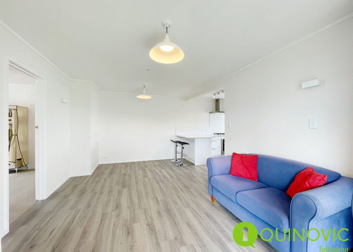  at Flat/10 Westwell Road, Belmont, North Shore City, Auckland
