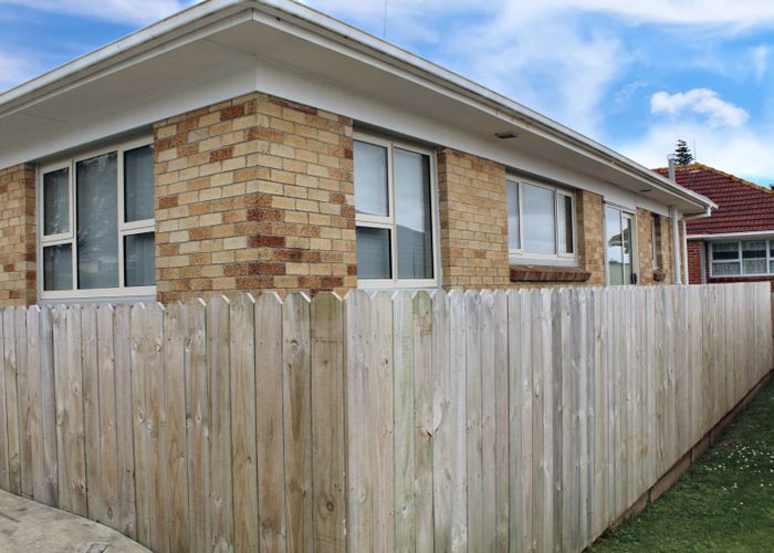  at 284 Kirkbride Road, Mangere, Auckland