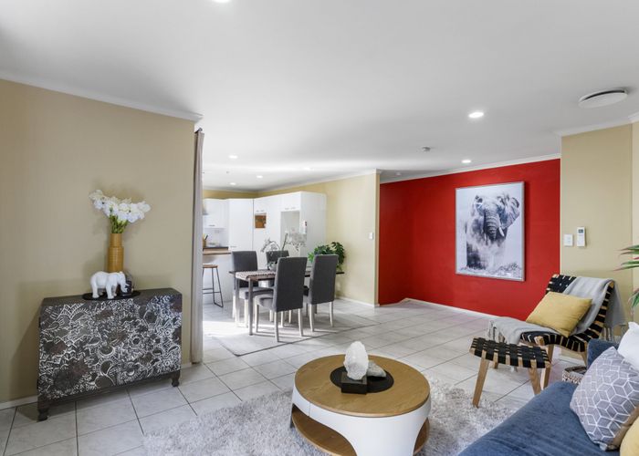  at 4 Pharlap Drive, Fairview Heights, Auckland