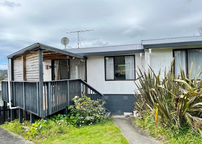  at 15 Kotinga Avenue, Glen Eden, Waitakere City, Auckland