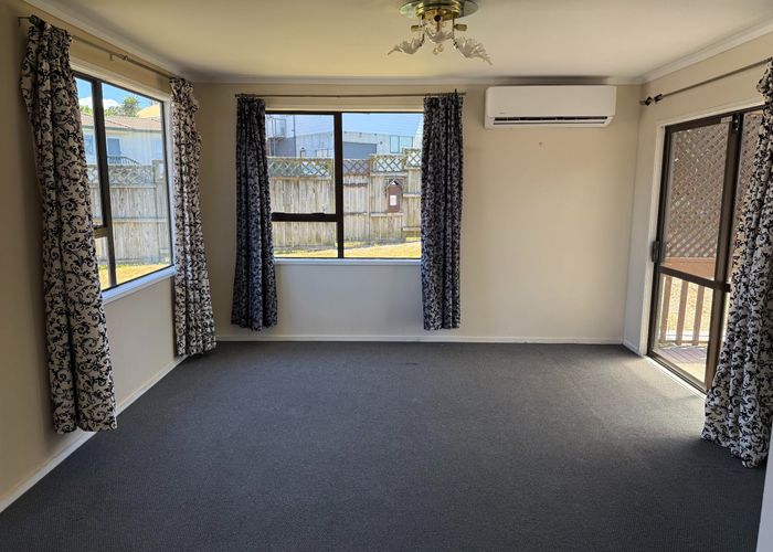  at 10 Faram Place, Massey, Waitakere City, Auckland