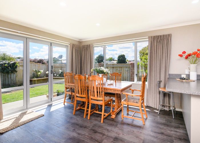  at 6 Angelina Way, Kelvin Grove, Palmerston North