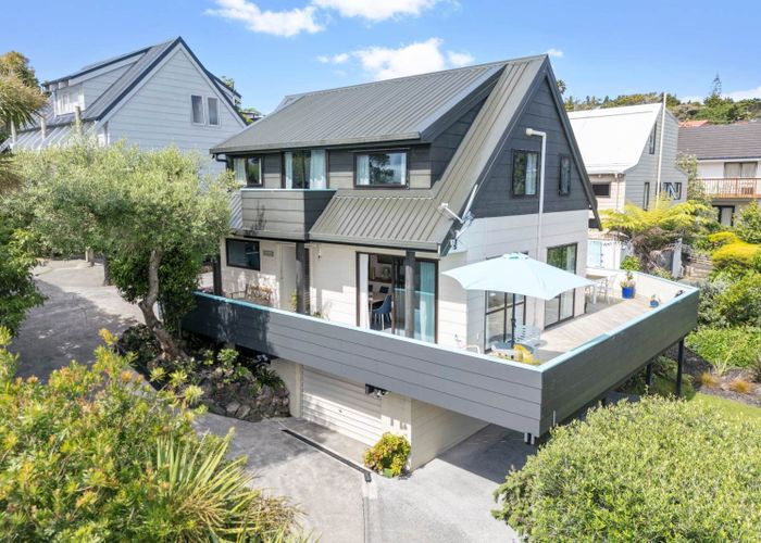  at 2/13 Valhalla Drive, Beach Haven, Auckland