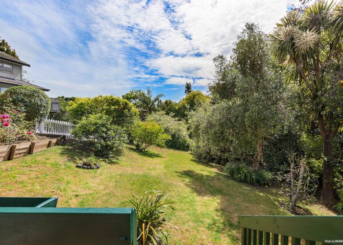 at 15 Ryehill Close, New Lynn, Auckland