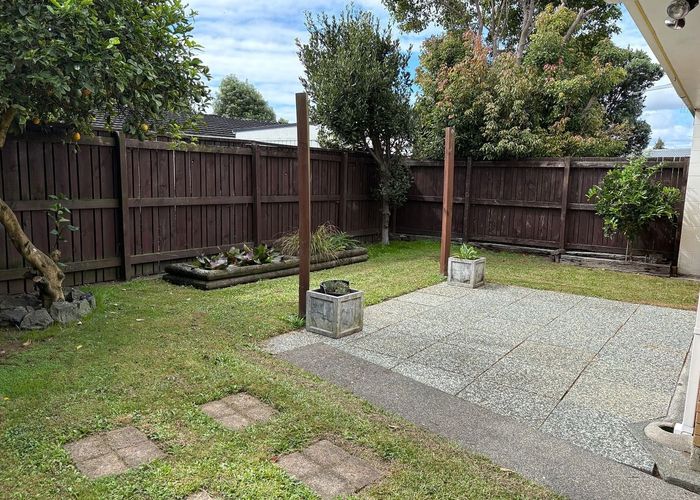  at 1/6 Tatua Place, Conifer Grove, Papakura, Auckland