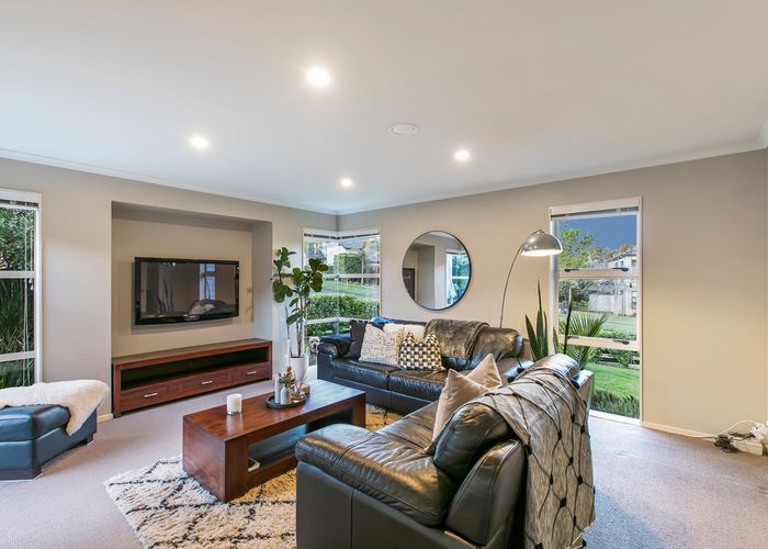  at 14 Chateau Rise, Flat Bush, Auckland