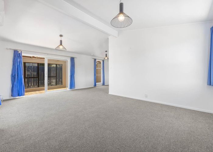  at 38 Sheridan Drive, New Lynn, Waitakere City, Auckland