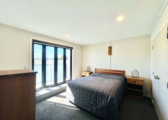  at 2/9 Freeman Way, Manukau, Auckland