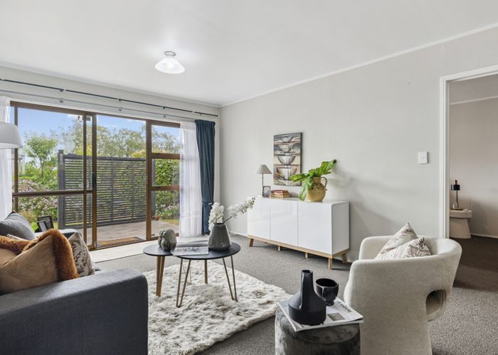  at 2/14 Menary Street, Papakura, Auckland