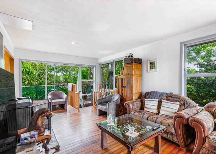  at 25 Bridgens Avenue, Te Atatu Peninsula, Auckland