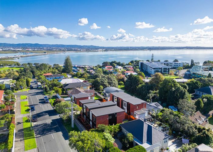  at 7/95 Walker Road, Point Chevalier, Auckland City, Auckland