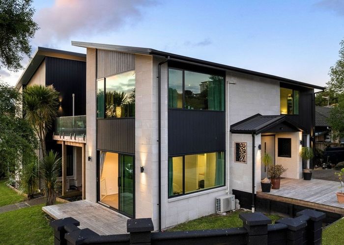  at 2 Sunvista Avenue, Oteha, Auckland