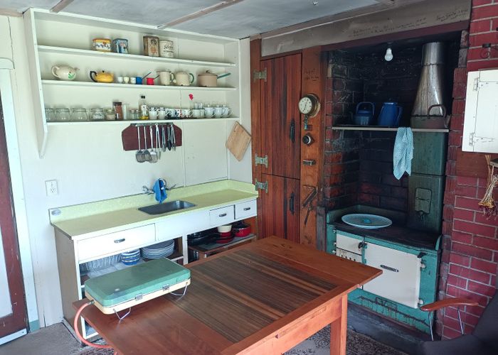  at 18 Mcgill Street, Waimangaroa