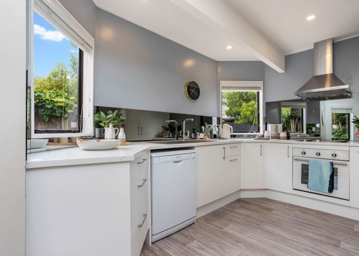  at 2/49 West Tamaki Road, Saint Heliers, Auckland City, Auckland