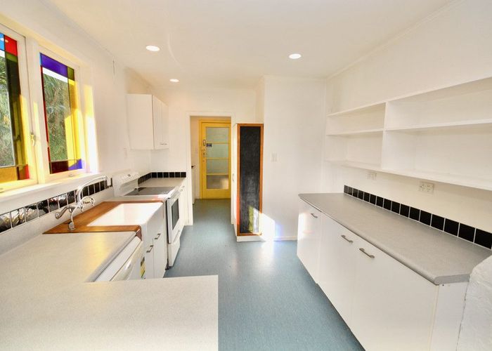  at 64 Selwyn Cres, Forrest Hill, North Shore City, Auckland