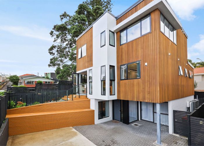  at 9E Glenfern Road, Mellons Bay, Manukau City, Auckland