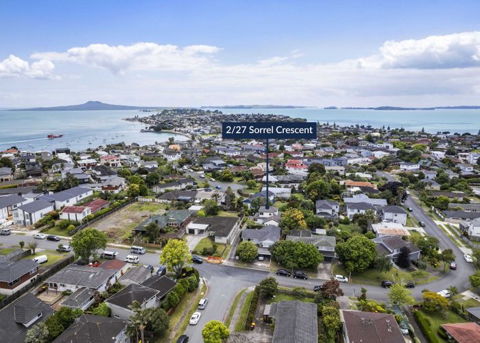  at 2/27 Sorrel Crescent, Bucklands Beach, Auckland