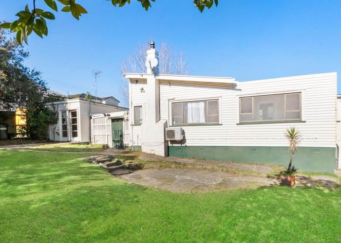  at 77 Tiverton Road, Avondale, Auckland