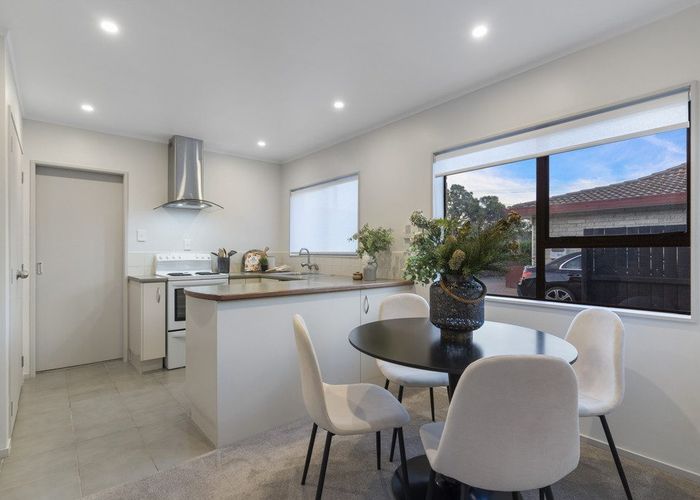  at 4/30 Rutland Road, Mount Wellington, Auckland