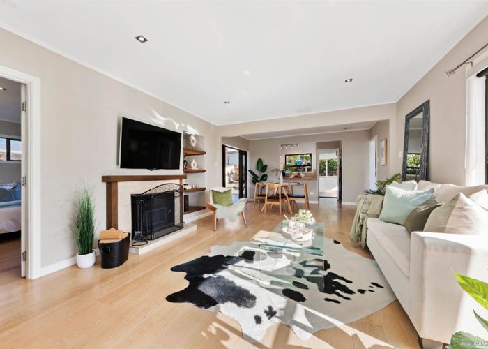  at 5 Ward Crescent, Te Atatu Peninsula, Auckland
