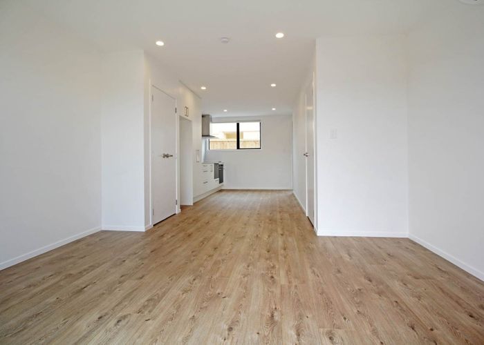  at 8/43 Ruawai Road, Mount Wellington, Auckland