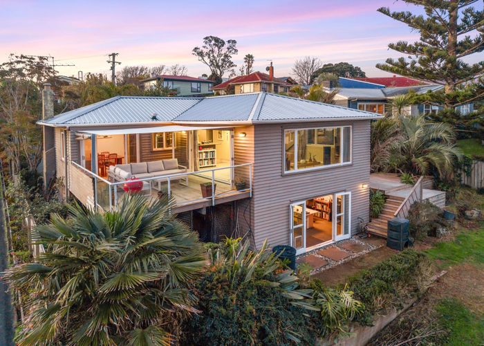  at 13 Lintaine Place, Glen Innes, Auckland City, Auckland