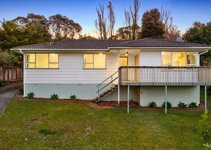  at 5 Tahu Crescent, Sunnynook, North Shore City, Auckland