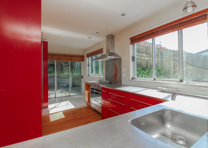  at 4 Roscoe Terrace, Wadestown, Wellington