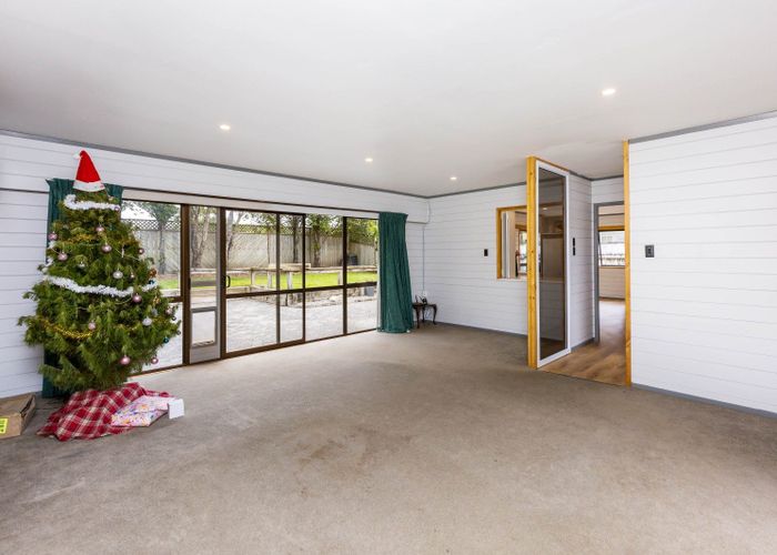 at 4 Memphis Grove, Totara Park, Upper Hutt, Wellington