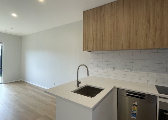  at 7/13 Thomas Road, Mangere, Manukau City, Auckland