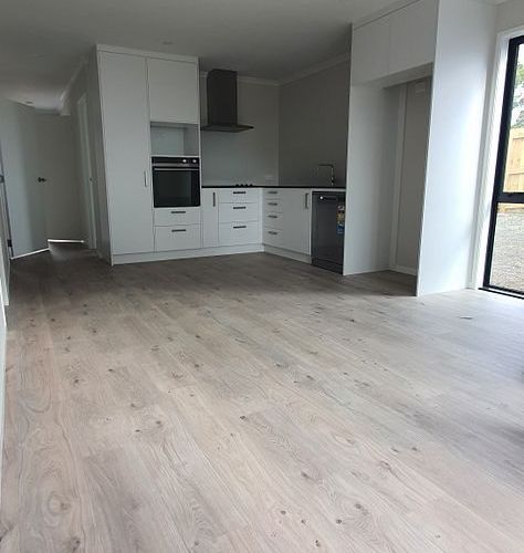  at 33 Red Hills Road, Massey, Waitakere City, Auckland