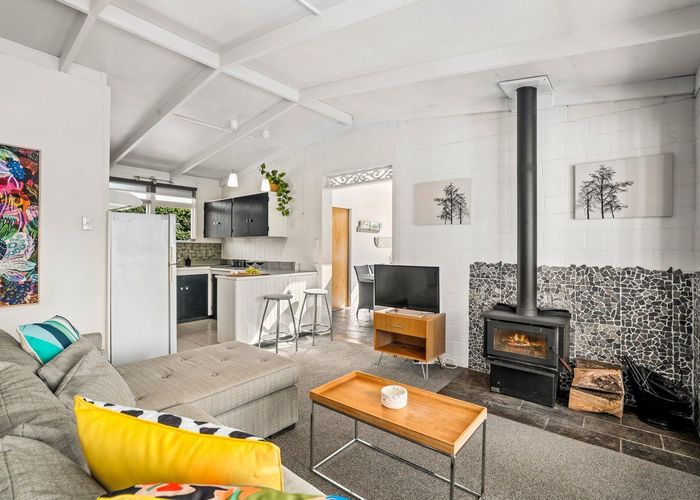  at 180 Kent Street, Kingston