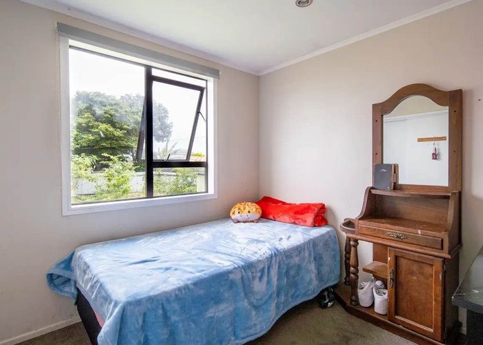  at 16 Hardie Street, Mangere East, Auckland