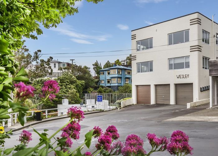  at 3/1 Wesley Road, Kelburn, Wellington