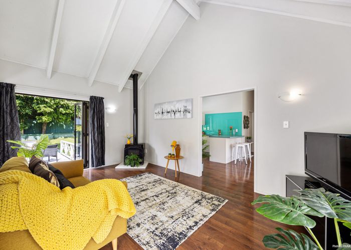  at 56 Holyoake Place, Chatswood, Auckland