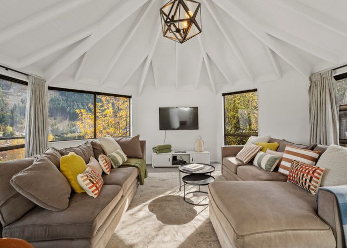  at 13 Malaghan Street, Town Centre, Queenstown-Lakes, Otago