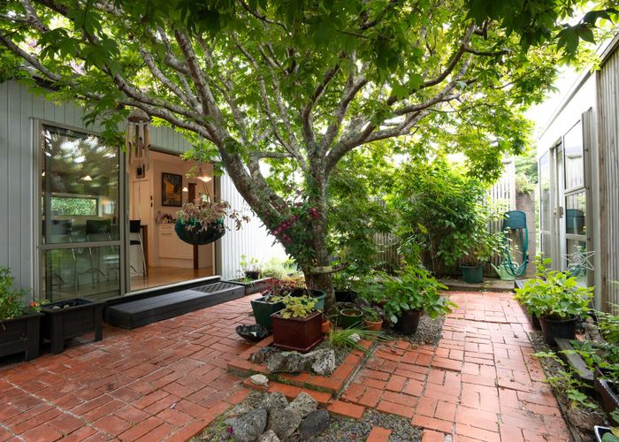  at 15 Nuffield Street, Tawa, Wellington