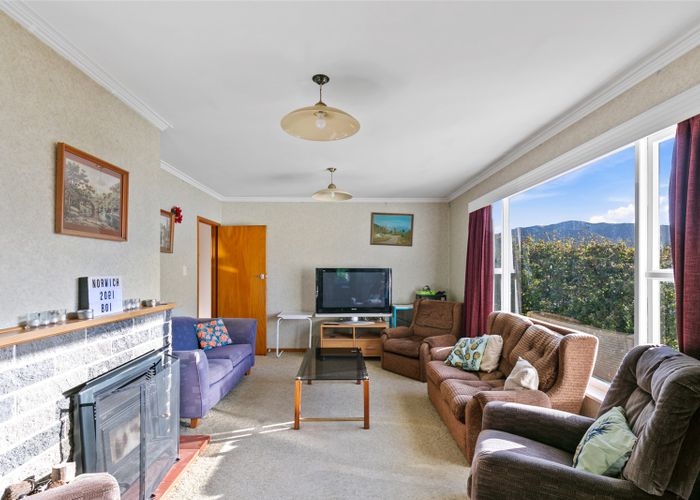  at 18 Norwich Street, Wadestown, Wellington