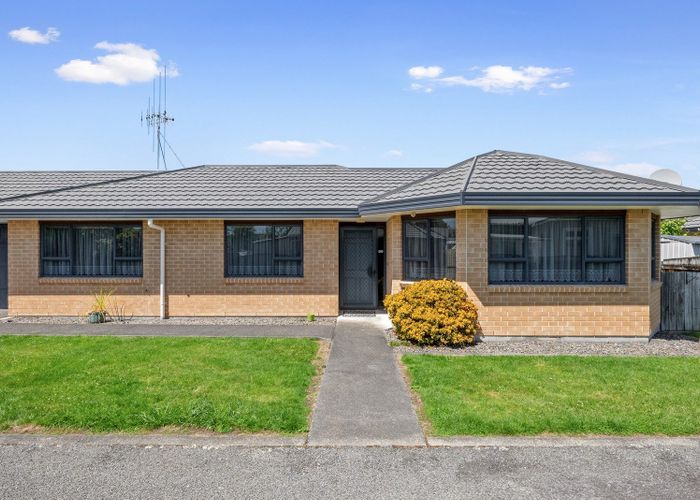  at 52A Queen Street West, Levin