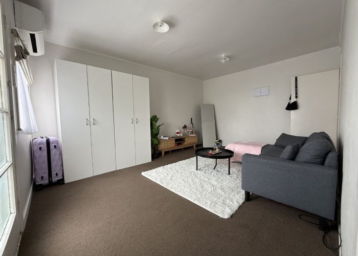  at 2/54 Ferry Parade, Herald Island, Waitakere City, Auckland