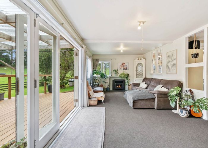  at 14 Welsh Hills Road, Swanson, Auckland