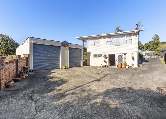  at 84 Lawrence Crescent, Hill Park, Manukau City, Auckland