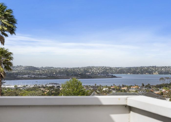  at 88 Lagoon Way, West Harbour, Auckland