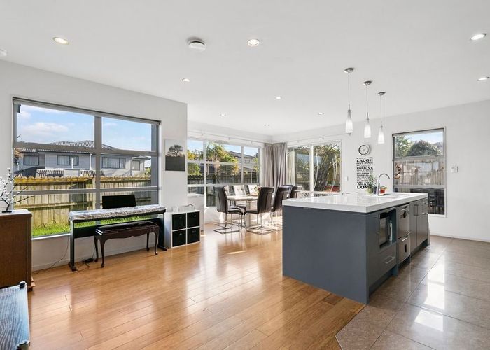  at 1 Melmore Pl, Pinehill, North Shore City, Auckland