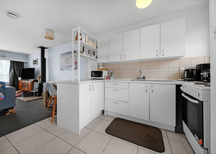  at 2/7 Don Street, Papakura, Papakura, Auckland