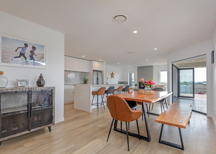  at 21 Silicon Way, Fitzherbert, Palmerston North