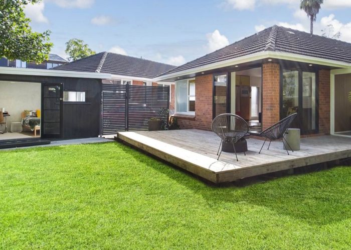  at 3/27 Cardigan Street, Western Springs, Auckland