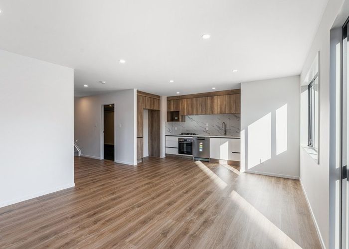  at Lot 10/6 Woodhouse Place, West Harbour, Waitakere City, Auckland