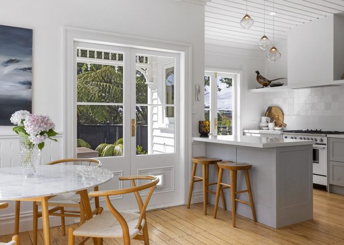  at 329 Mangorei Road, Merrilands, New Plymouth