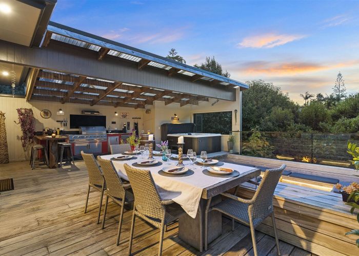  at 16 Renlee Place, Shelly Park, Auckland